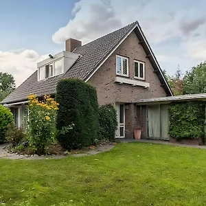 First Floor With Bedroom Bathroom Kitchen Office In Near Tue And Centre Accommodatie bij particulieren